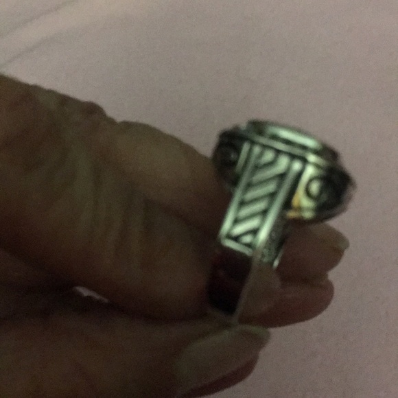 Ring - Picture 3 of 4